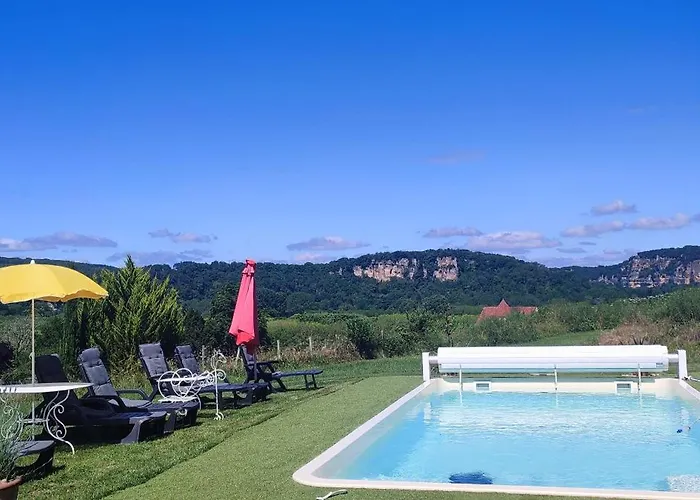 Propriété avec piscine de 2 à 9 personnes, Gîte De Saint Donat,