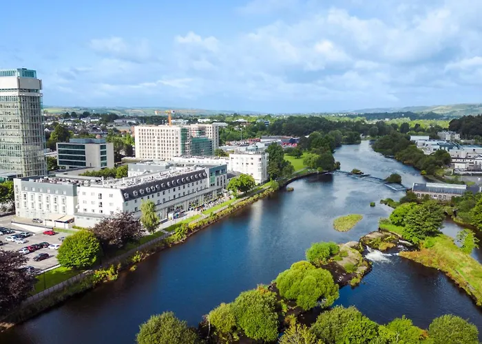 Luxury hotel only: The Kingsley Hotel