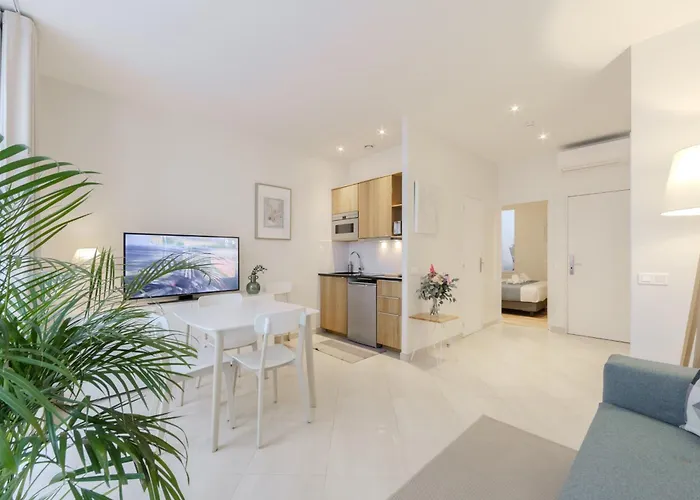 Jardin Saint Honore Apartments