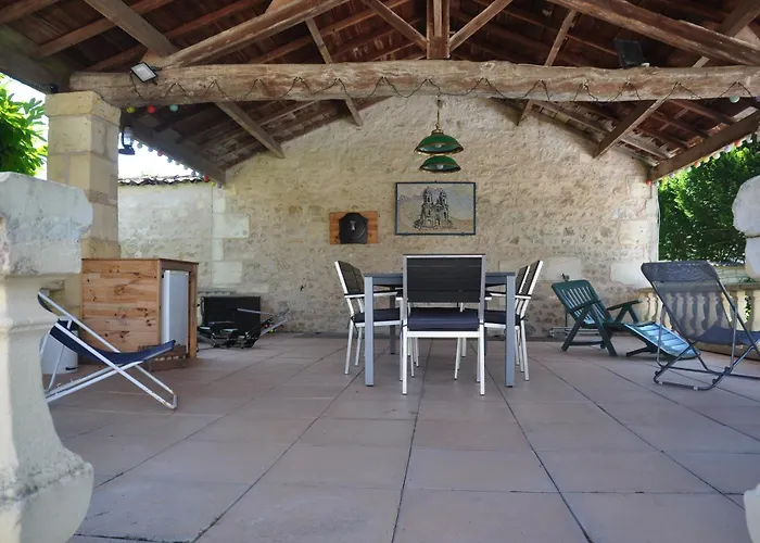Le Hangar