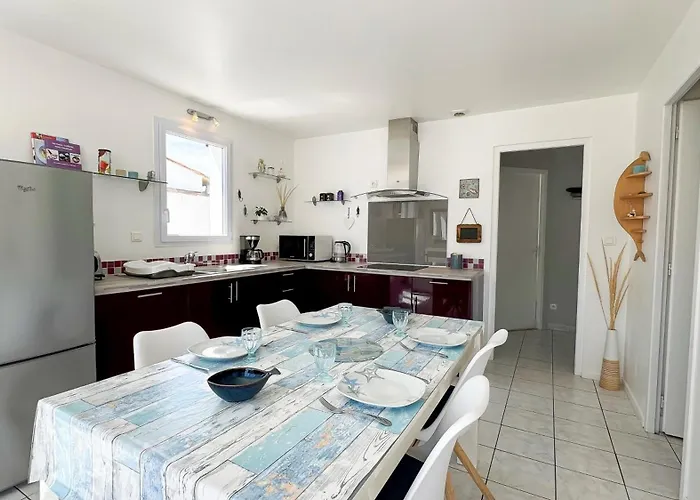 Jolie maison au calme avec piscine