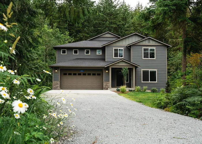 North Cascades Escape- Spacious 5-Bedroom, Family Friendly, Ac, Wifi
