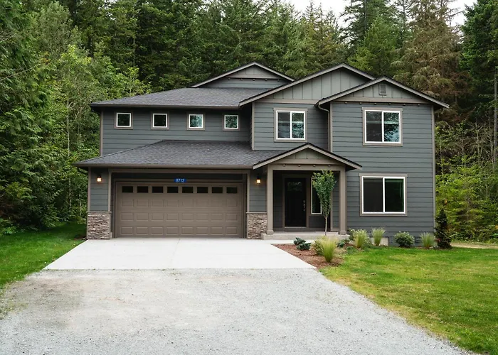 North Cascades Escape- Spacious 5-Bedroom, Family Friendly, Ac, Wifi