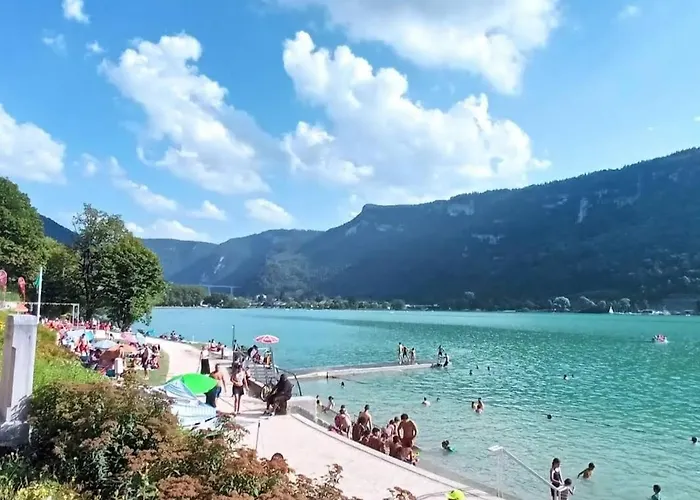 Studio calme à deux pas du lac de Nantua