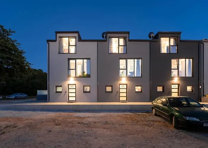 Casa Cadoc By Briskva