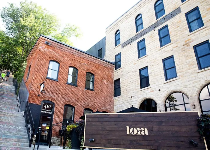 Lora