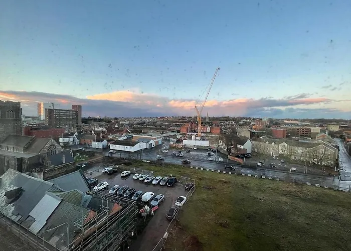 Waterfront 2 Bed Apartment With Views Over Ipswich