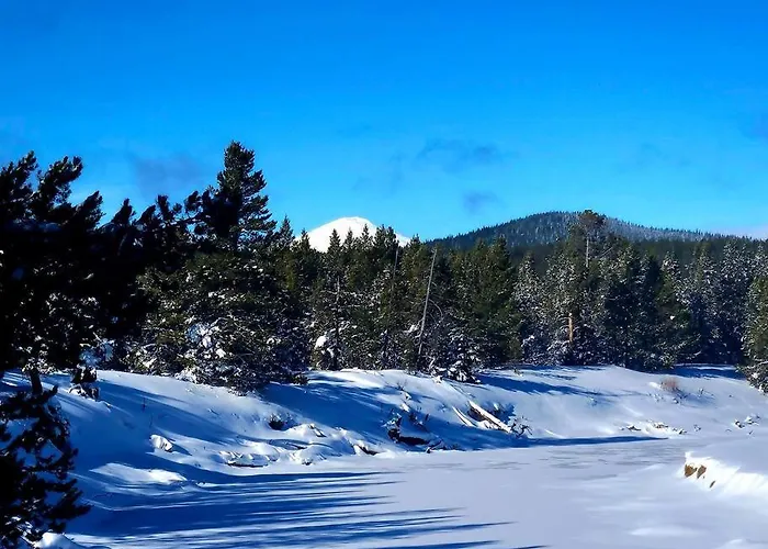 Beautiful Riverfront Near Mt Bachelor With Hot Tub