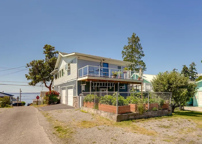 Sunset + Ocean Views: Serene Camano Escape