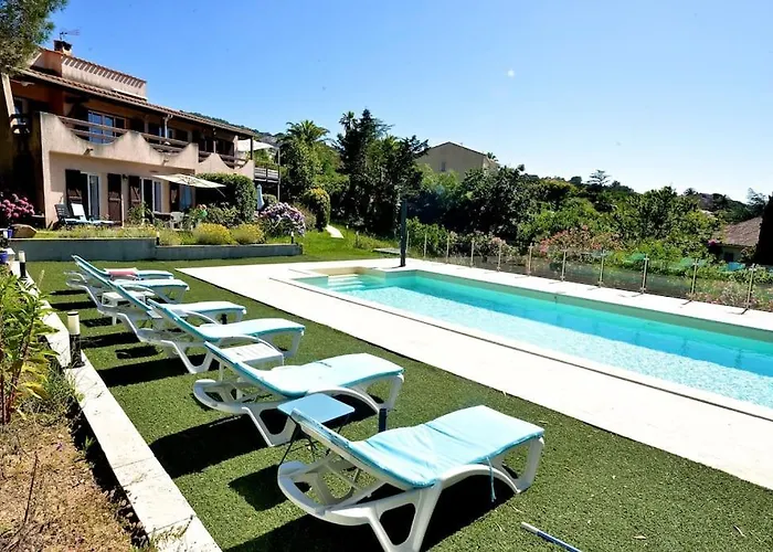 Corsicadream cupabia, appartement dans villa proche Porticcio, vue mer, piscine