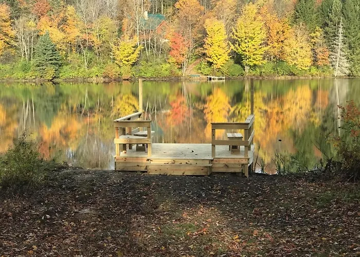 Hidden Lakefront Retreat