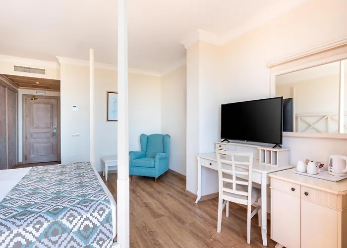 Hotel with view: Globales Paraiso Beach