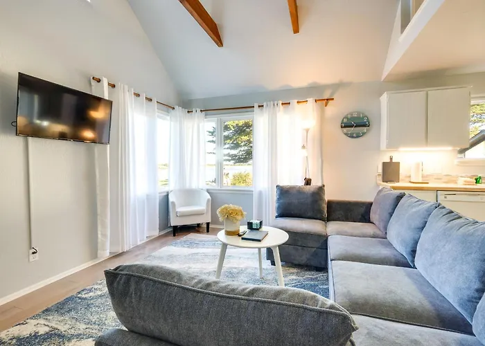 Bandon Beach House Rental: Walk To Downtown!