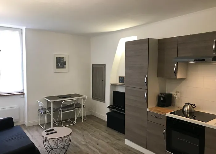 Appartement climatisé Barjac centre ville