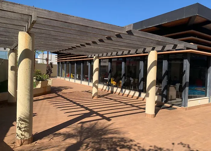 Hotel com parque aquático: Toulon Flat Service