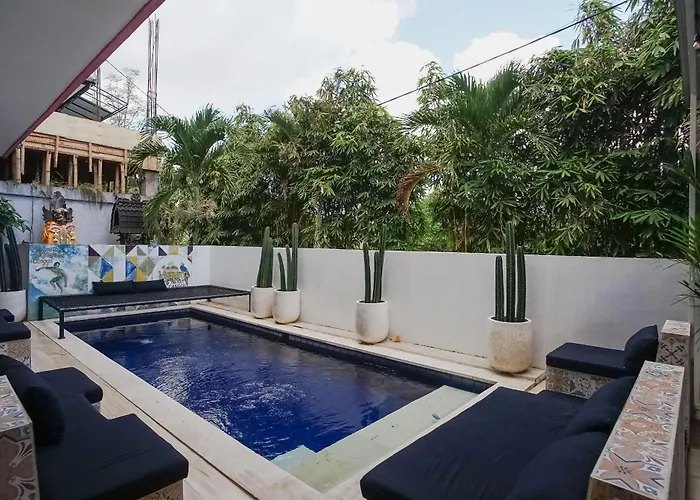 Guests house Margarita Surf Hostel Canggu