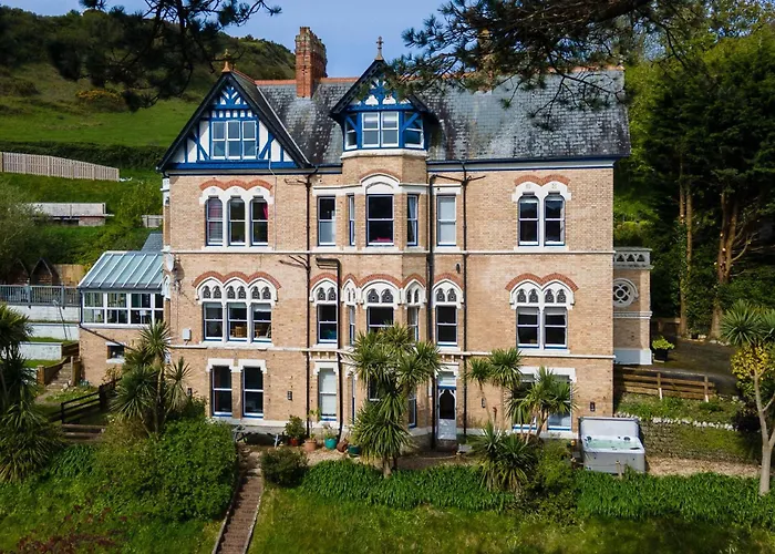Westwell Hall
