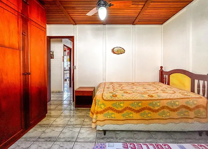 Chácara com piscina, churrasqueira, WiFi e quadra