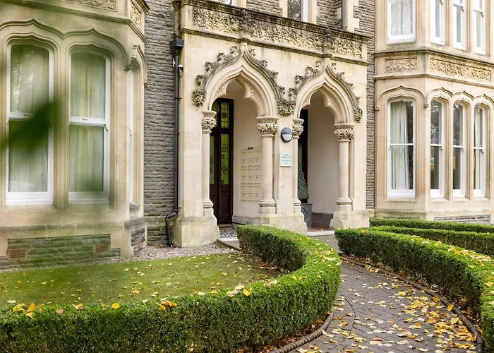 Saco Cardiff Cathedral Road