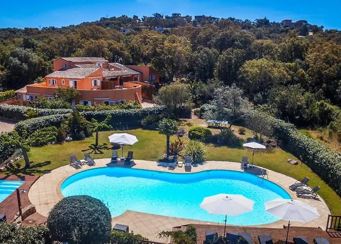 Residence Les Jardins de Sainte-Lucie Piscine chauffée