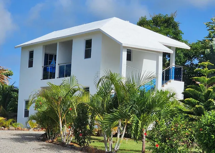 Bella Villa Room With Large Pool And Close To Beach