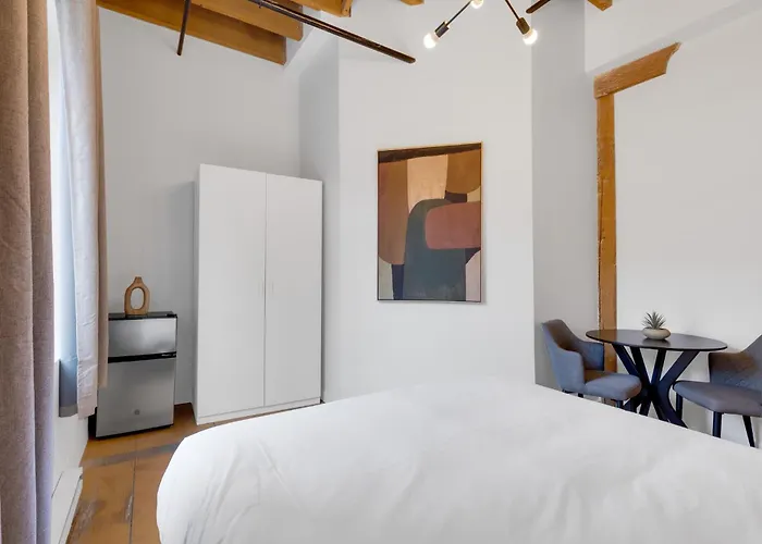  Little Prince Rooms-Old Montreal