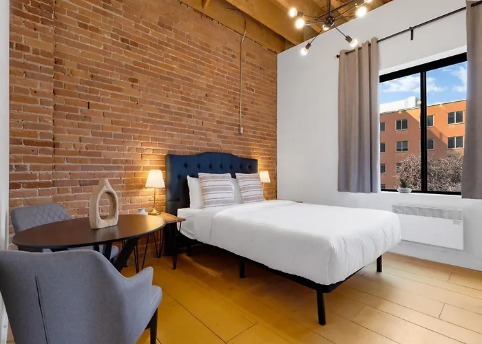  Little Prince Rooms-Old Montreal