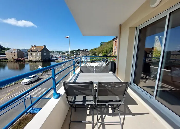 Appartement vue étang et port de Dahouët