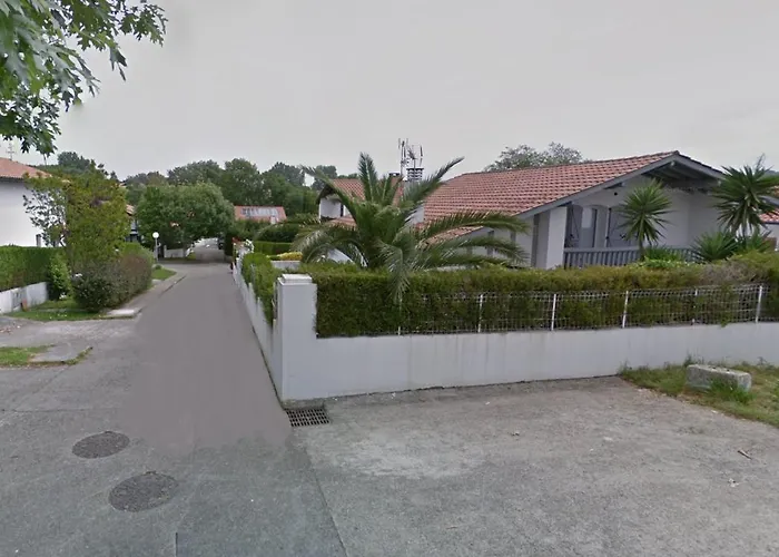 Large Basque Villa With Garden Near The Beach