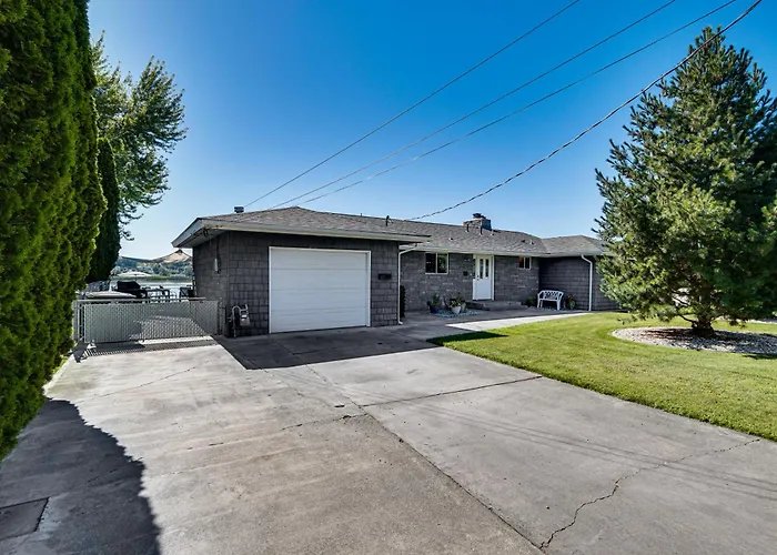 Hunting & Fishing Trip Base Camp On Moses Lake!
