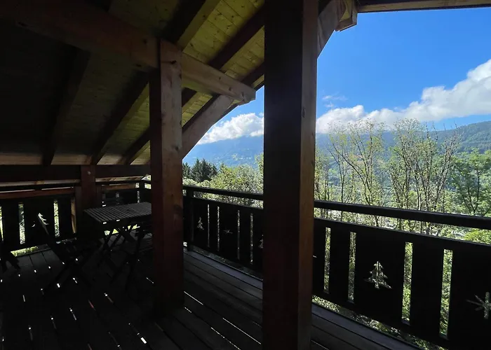 Chalet Savoyard avec Jardin, Poêle à Bois et WIFI - FR-1-624-11