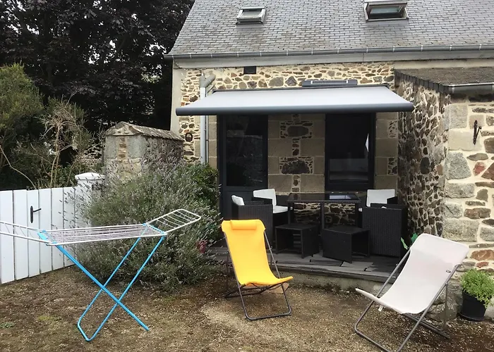 Maison en pierre à la campagne proche de la mer