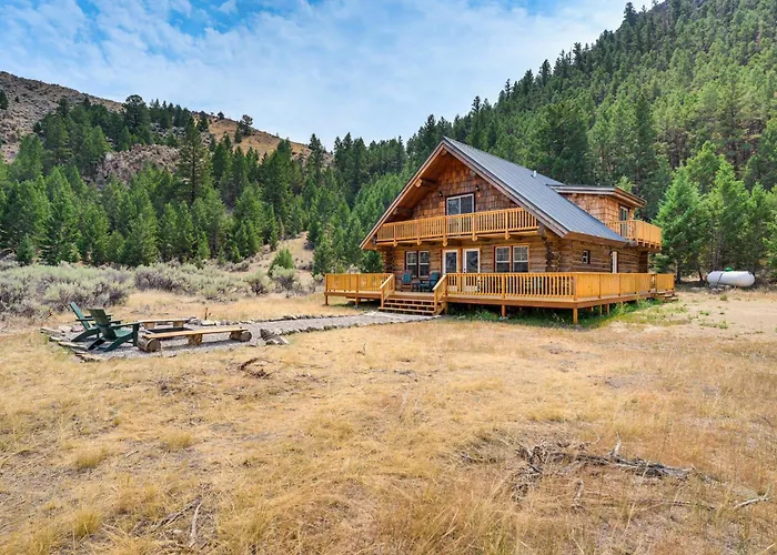 Riverfront Montana Log Cabin W/ Mountain Views!