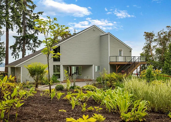 Hike, Bike & Explore: Oceanfront Kingston Getaway