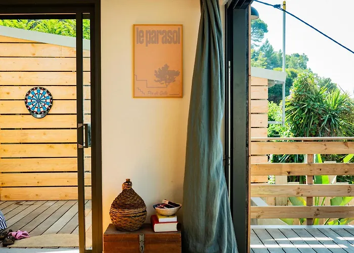 Cabanon moderne, les pieds dans l'eau, 2 chambres