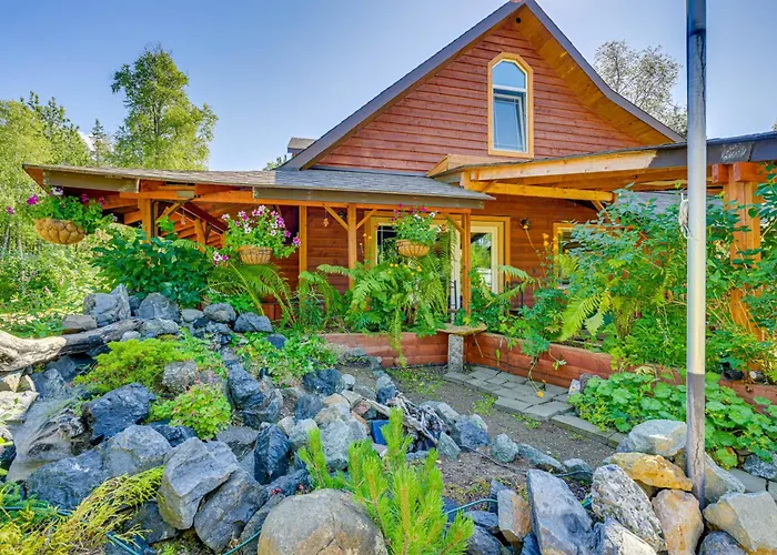 Cozy Kenai Abode W/ Private Deck: 5 Mi To Ocean!