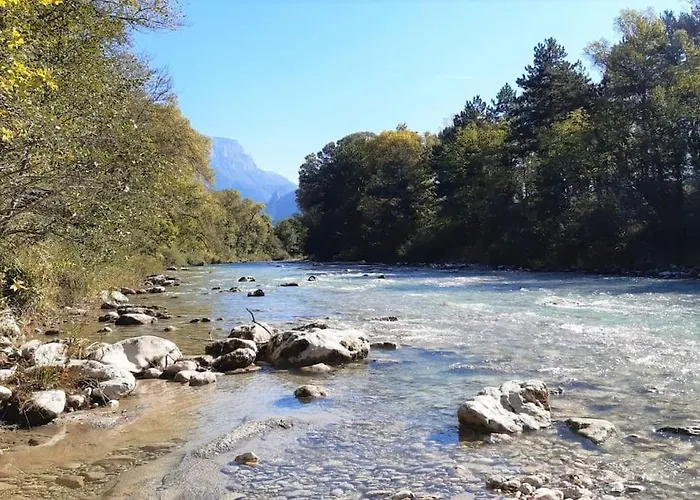 Calme et nature proche centre-ville et rivière