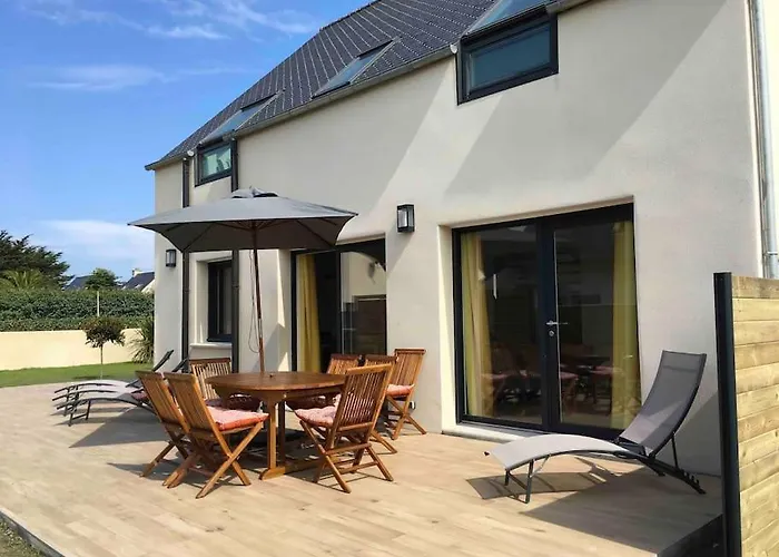 Maison lumineuse - vue sur mer à 150m de la plage