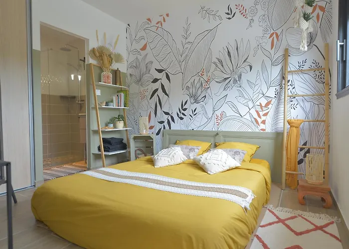 Chambre chez l'habitant dans Villa d'architecte avec Piscine chauffée