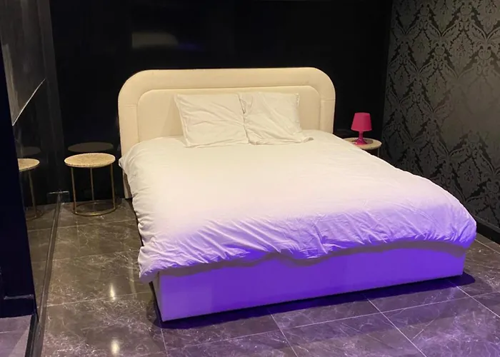 La Suite Marylin, Loft de 90m2 avec Sauna et Jacuzzi