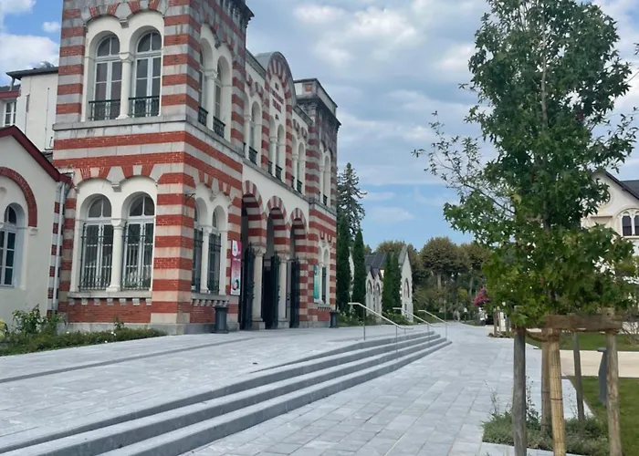Studio lumineux au calme en centre ville, face aux thermes