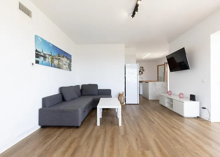 Panoramic Villa - Only Families