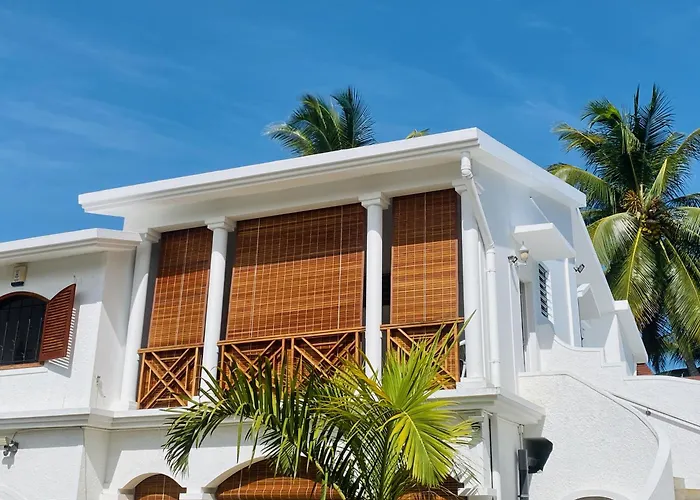 Beachfront Villa Miramar
