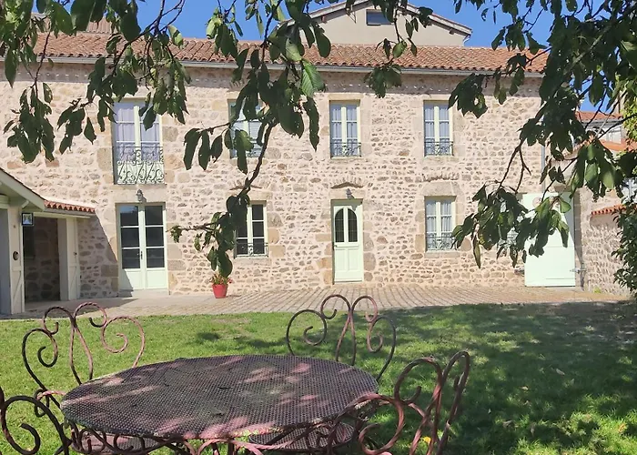 Bienvenue Au détour de l'Arzon, Craponne, 3 ch, jardin, parking