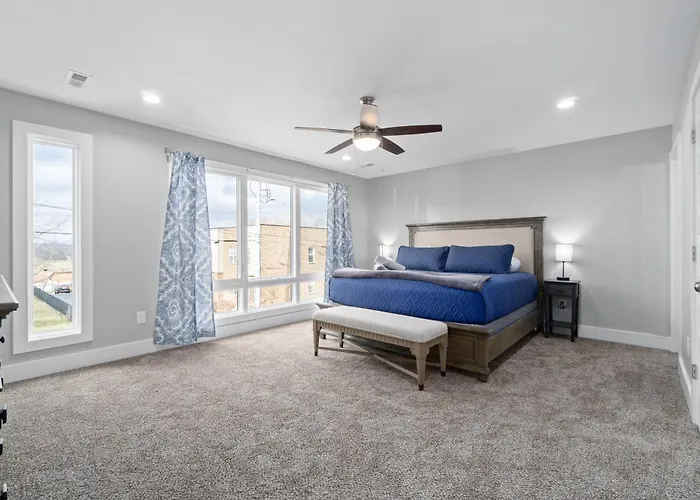 Rebecca'S Downtown Luxury Living