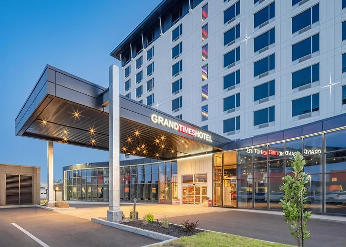 Cheap hotel: Grand Hotel Times Levis