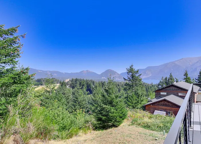 'Gorge Retreat' - Modern Carson Home W/ Mtn Views!