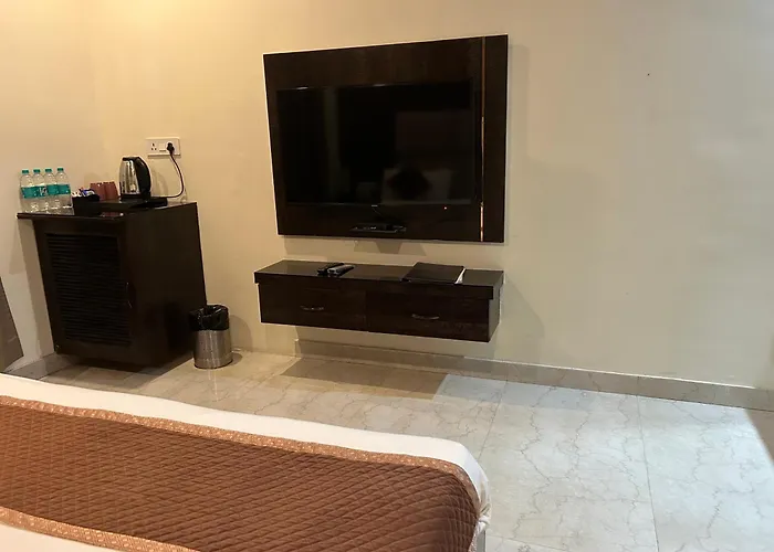 Hotel Idhayan Palace