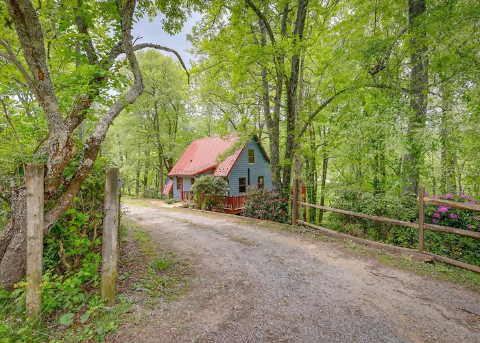 Charming Cabin W/ Wraparound Deck In Blue Ridge!