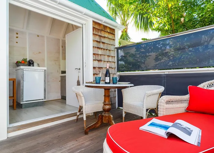 Charming Bungalow in Saint Barthélemy with Shared Pool.